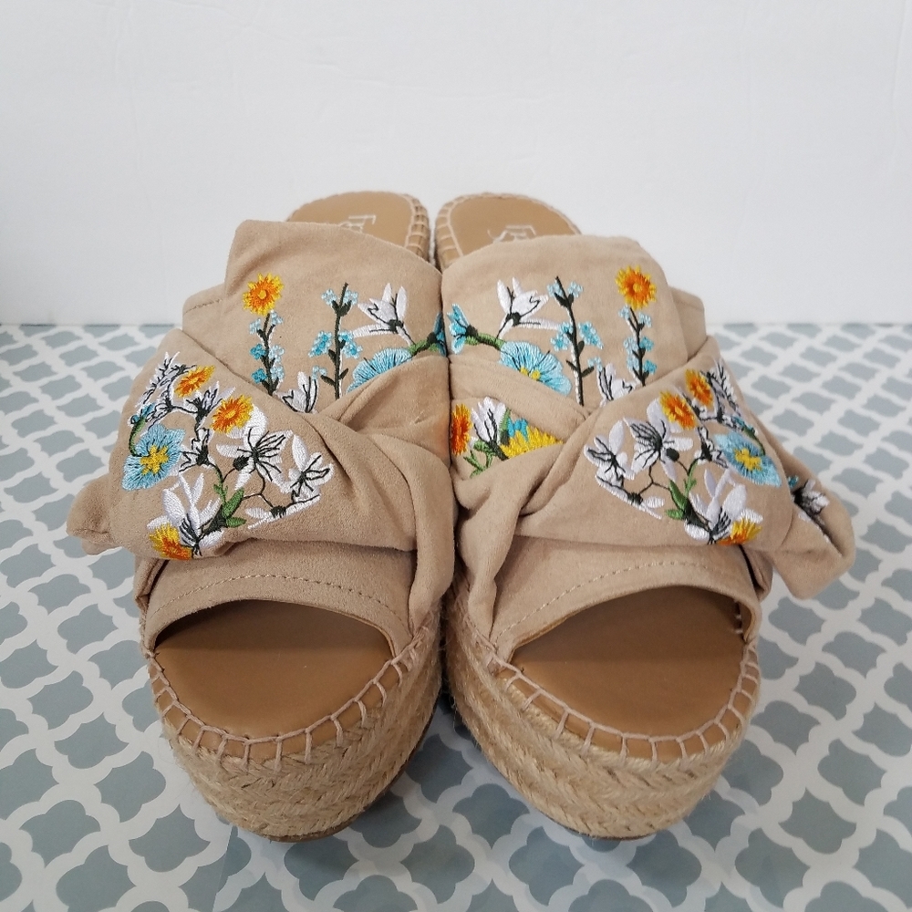 Franco Sarto Talinda Espadrilles 10 NWOB - Picture 4 of 15